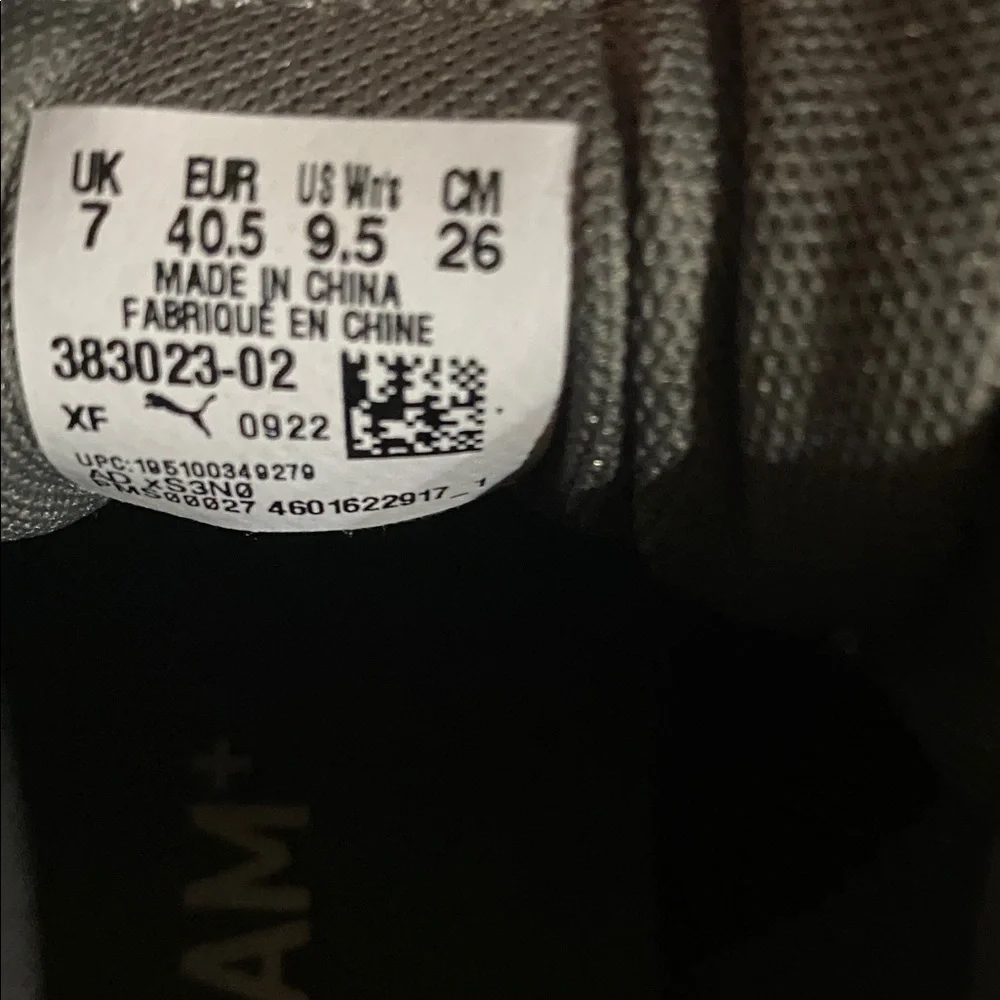 Puma Sneakers in Gray and White. Women’s size 9.5. - Picture 10 of 11